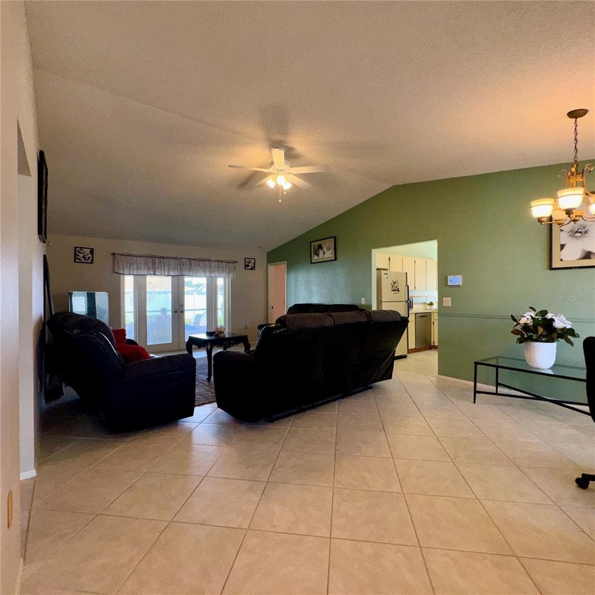 726 STILLVIEW CIRCLE — photo 8 of 44
