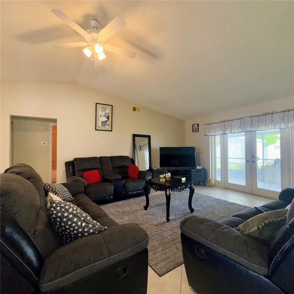 726 STILLVIEW CIRCLE — photo 12 of 44