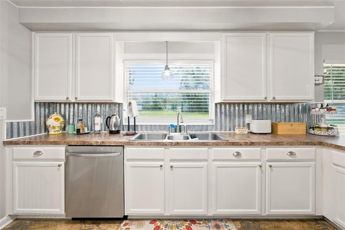 Unknown — photo 20 of 50