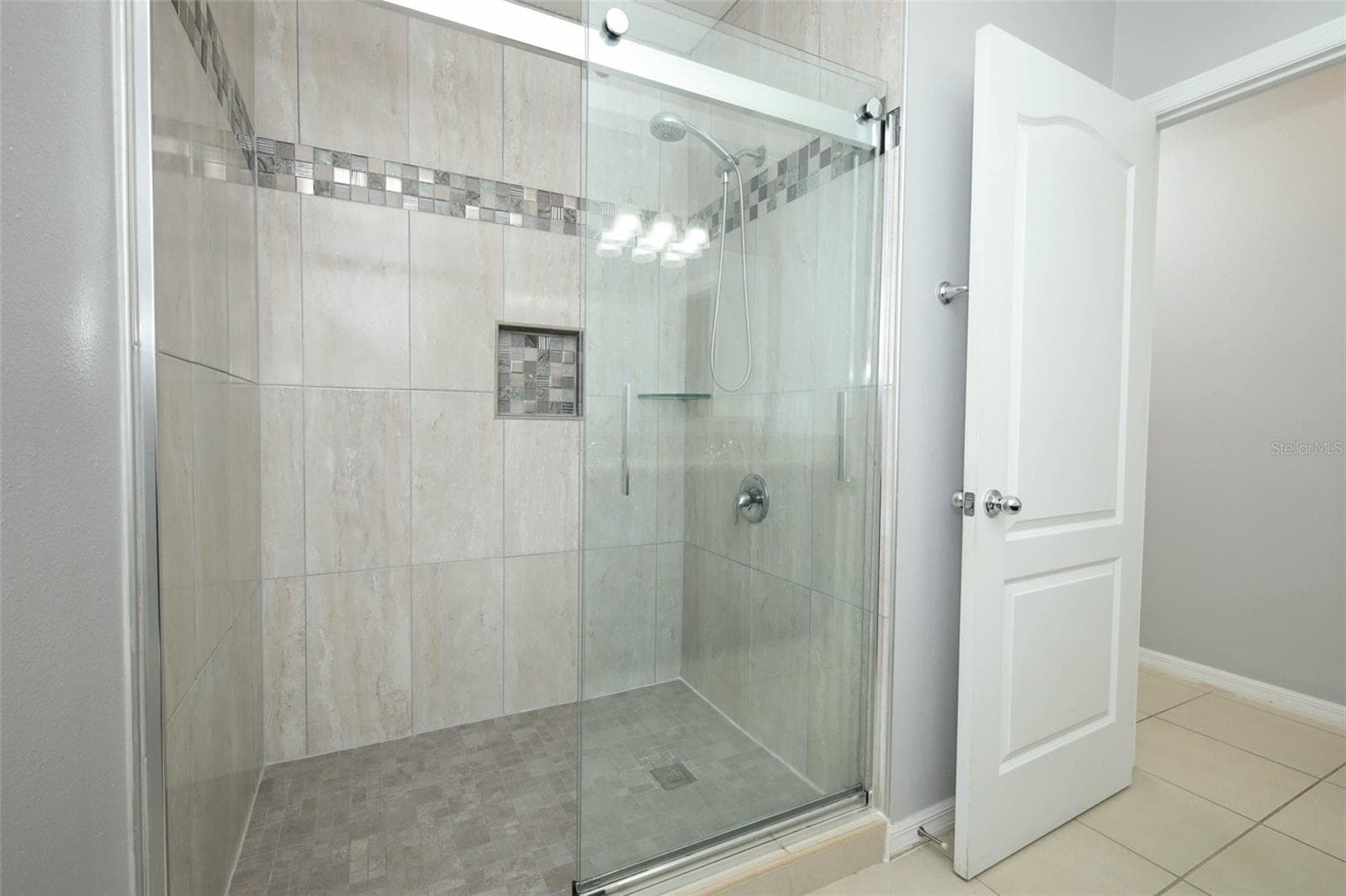 3802 BISHOP LANDING WAY — photo 13 of 77