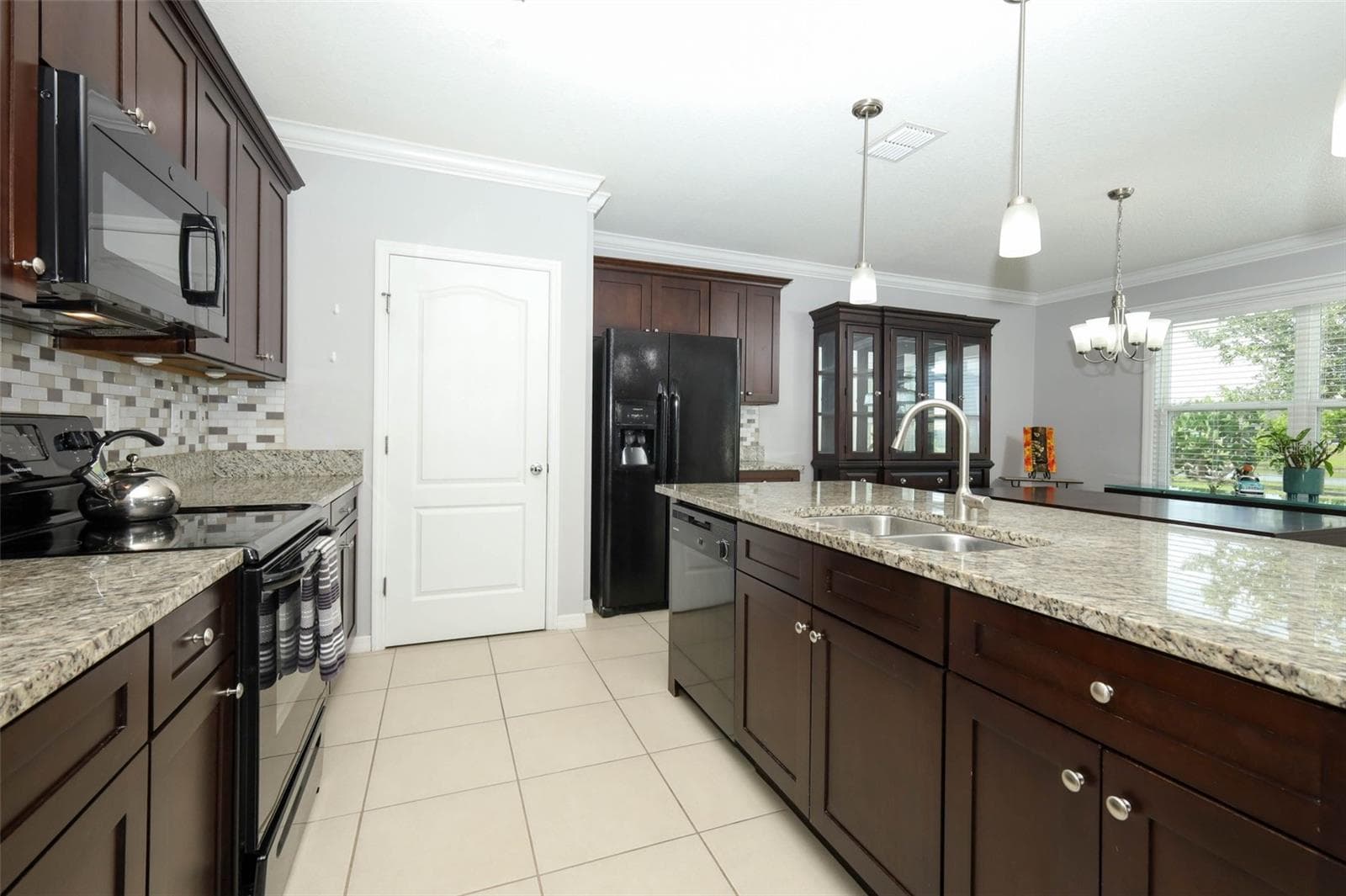 3802 BISHOP LANDING WAY — photo 4 of 77