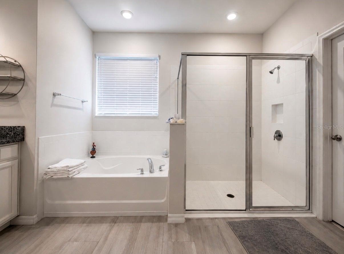 431 HALTER DRIVE — photo 18 of 40
