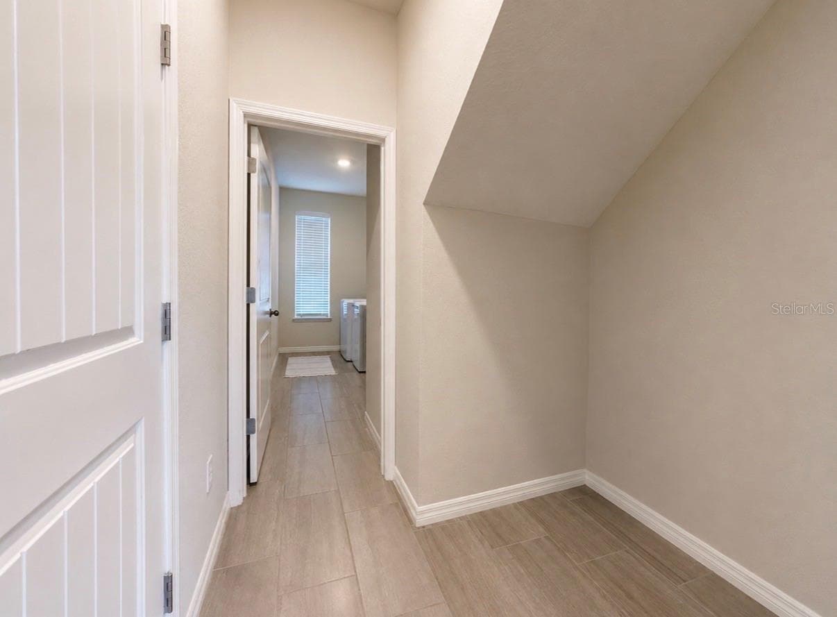 431 HALTER DRIVE — photo 6 of 40