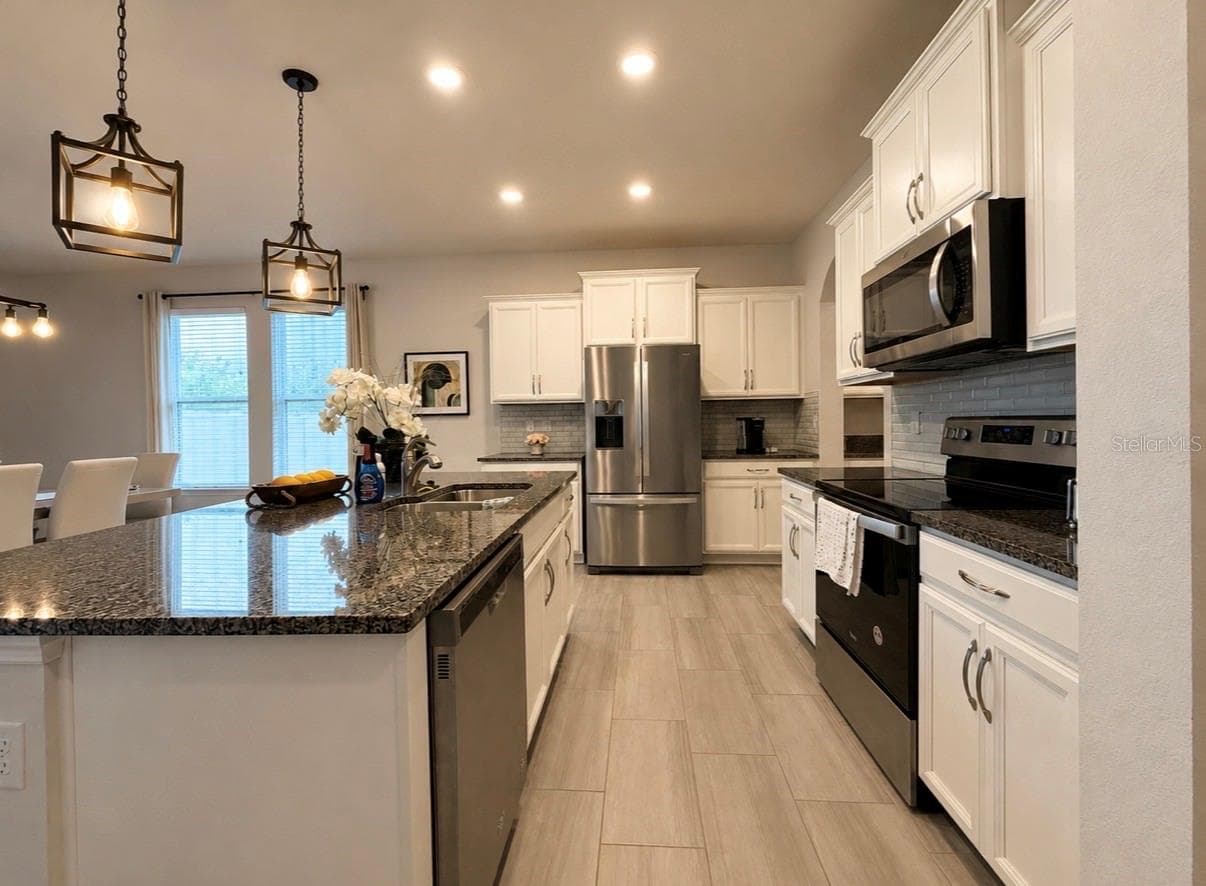 431 HALTER DRIVE — photo 9 of 40