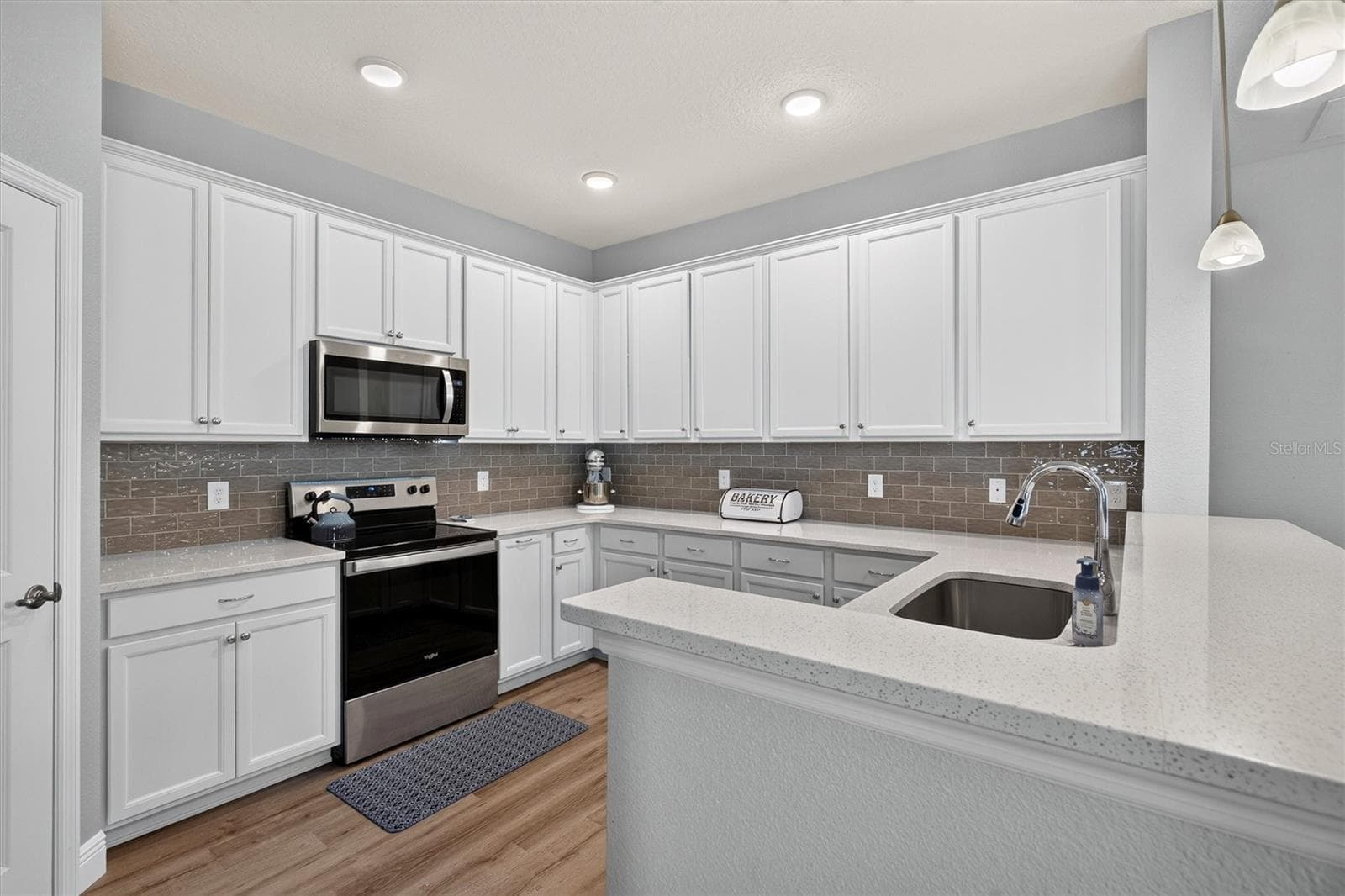 55 HUNTINGTON PLACE — photo 9 of 40