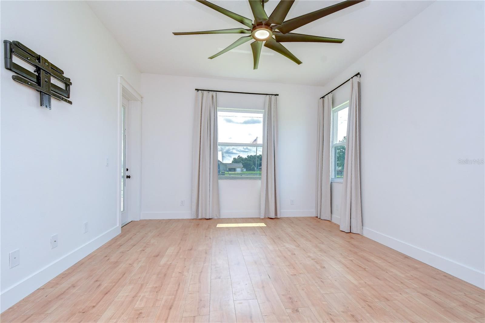 4008 MCINTOSH ESTATES LANE — photo 16 of 34