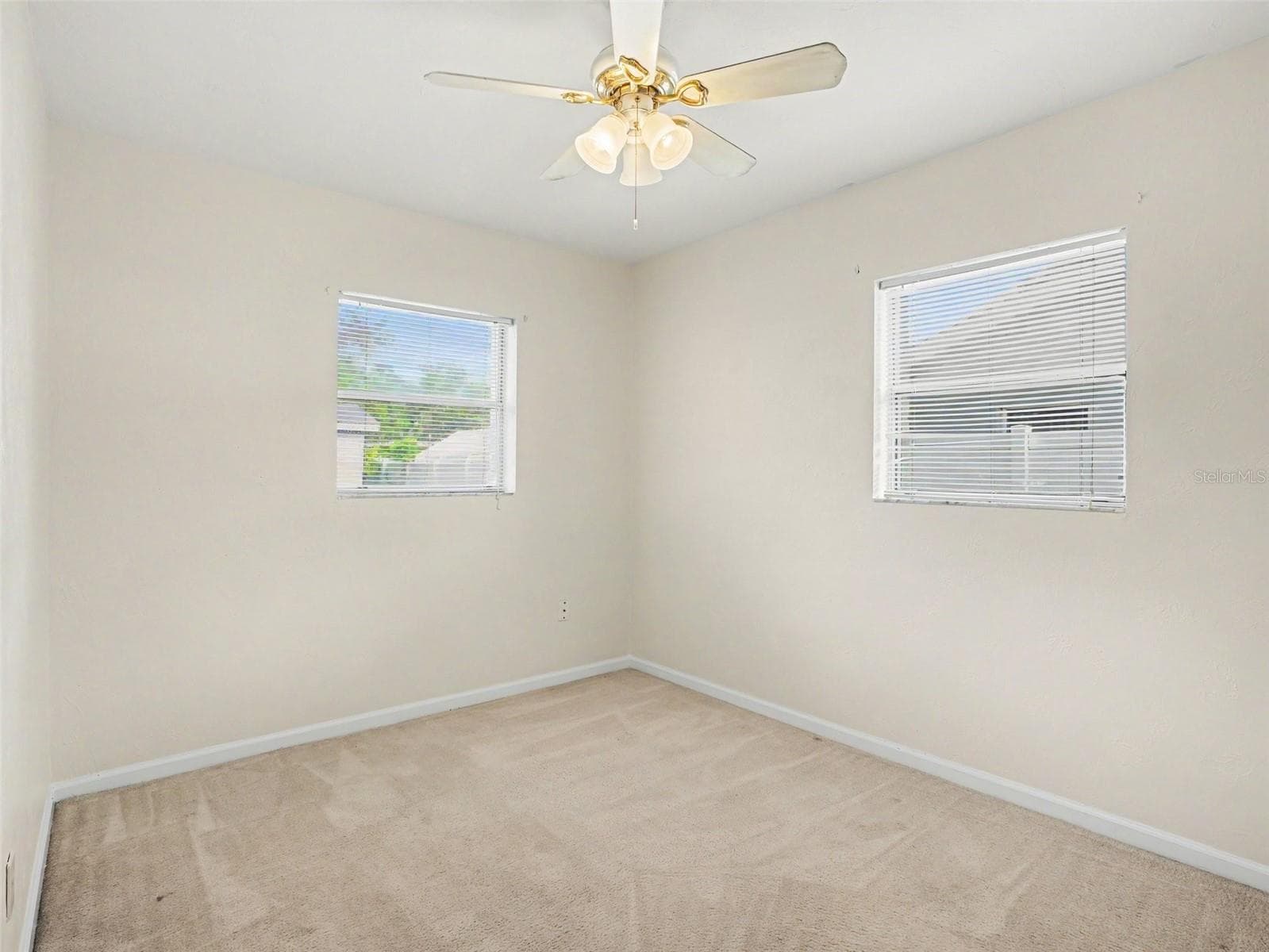 423 NANSEMOND AVENUE — photo 18 of 26