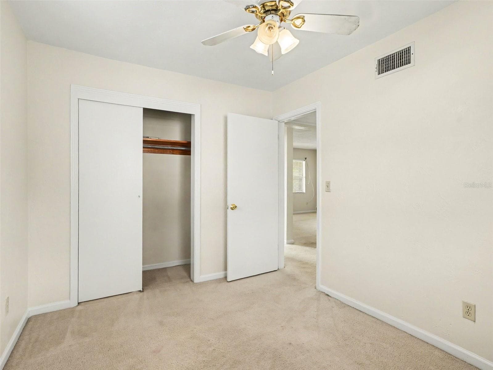 423 NANSEMOND AVENUE — photo 17 of 26