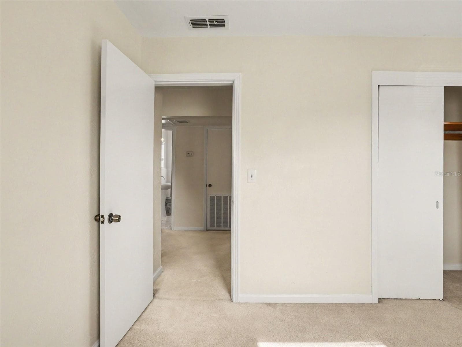 423 NANSEMOND AVENUE — photo 19 of 26