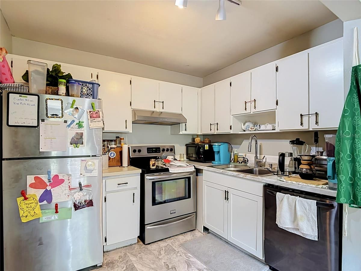 11805 RAINTREE LAKE LN — photo 17 of 32