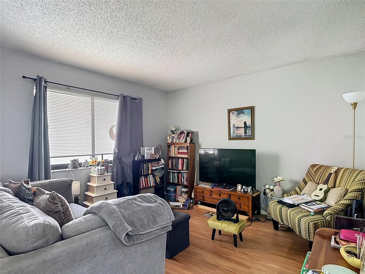 11805 RAINTREE LAKE LN — photo 10 of 32