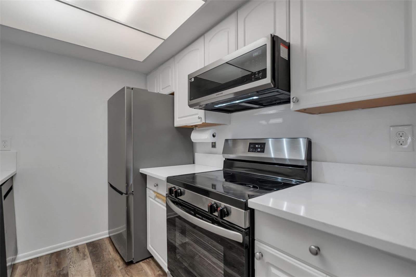 5850 PEREGRINE AVE — photo 14 of 42