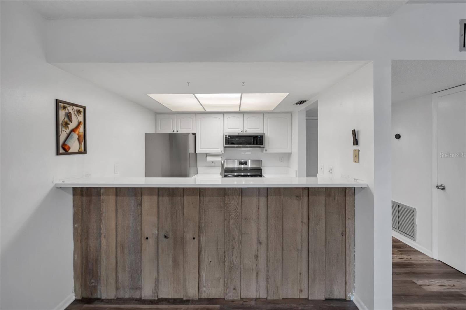 5850 PEREGRINE AVE — photo 7 of 42