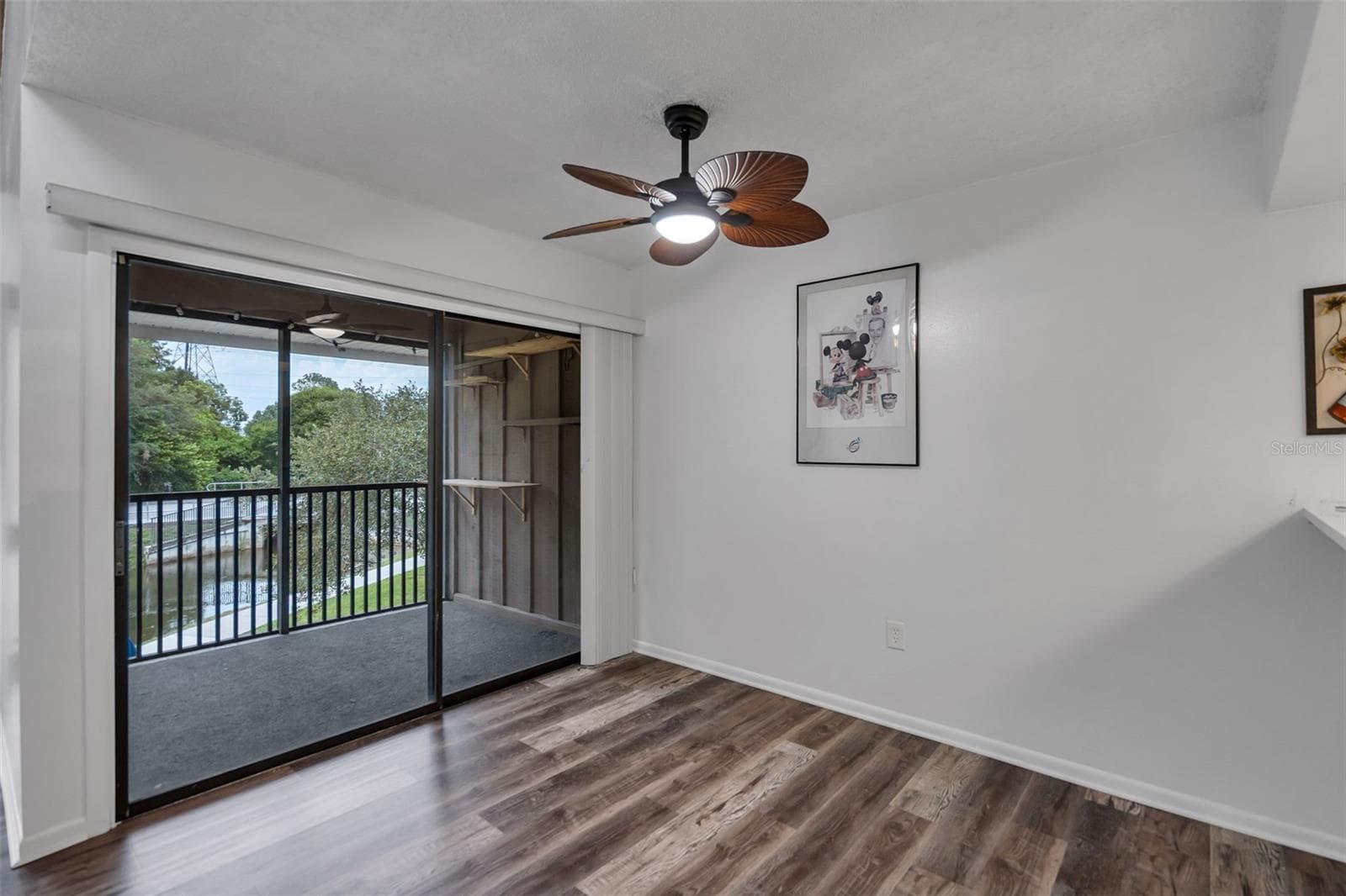 5850 PEREGRINE AVE — photo 12 of 42