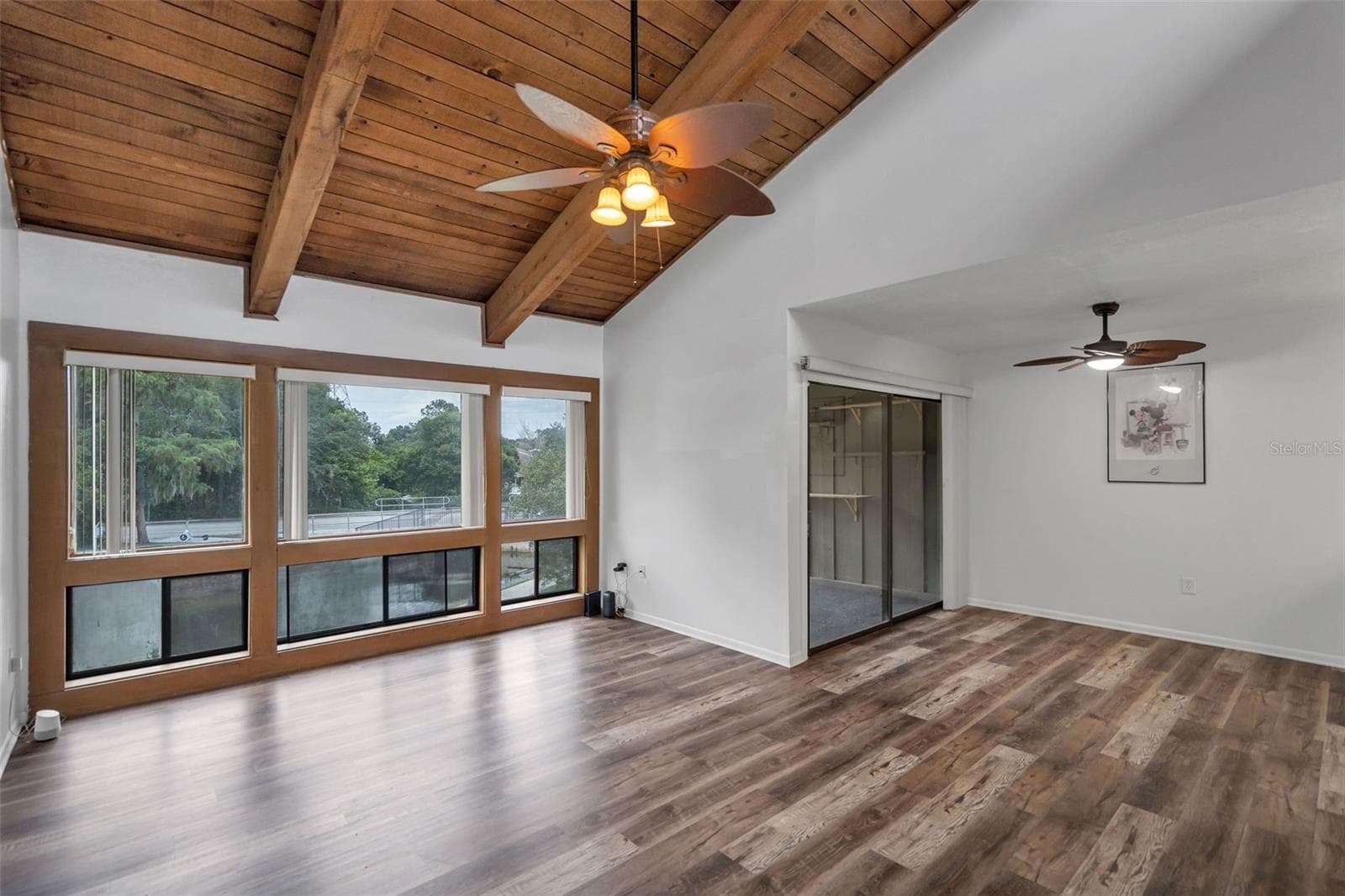 5850 PEREGRINE AVE — photo 5 of 42