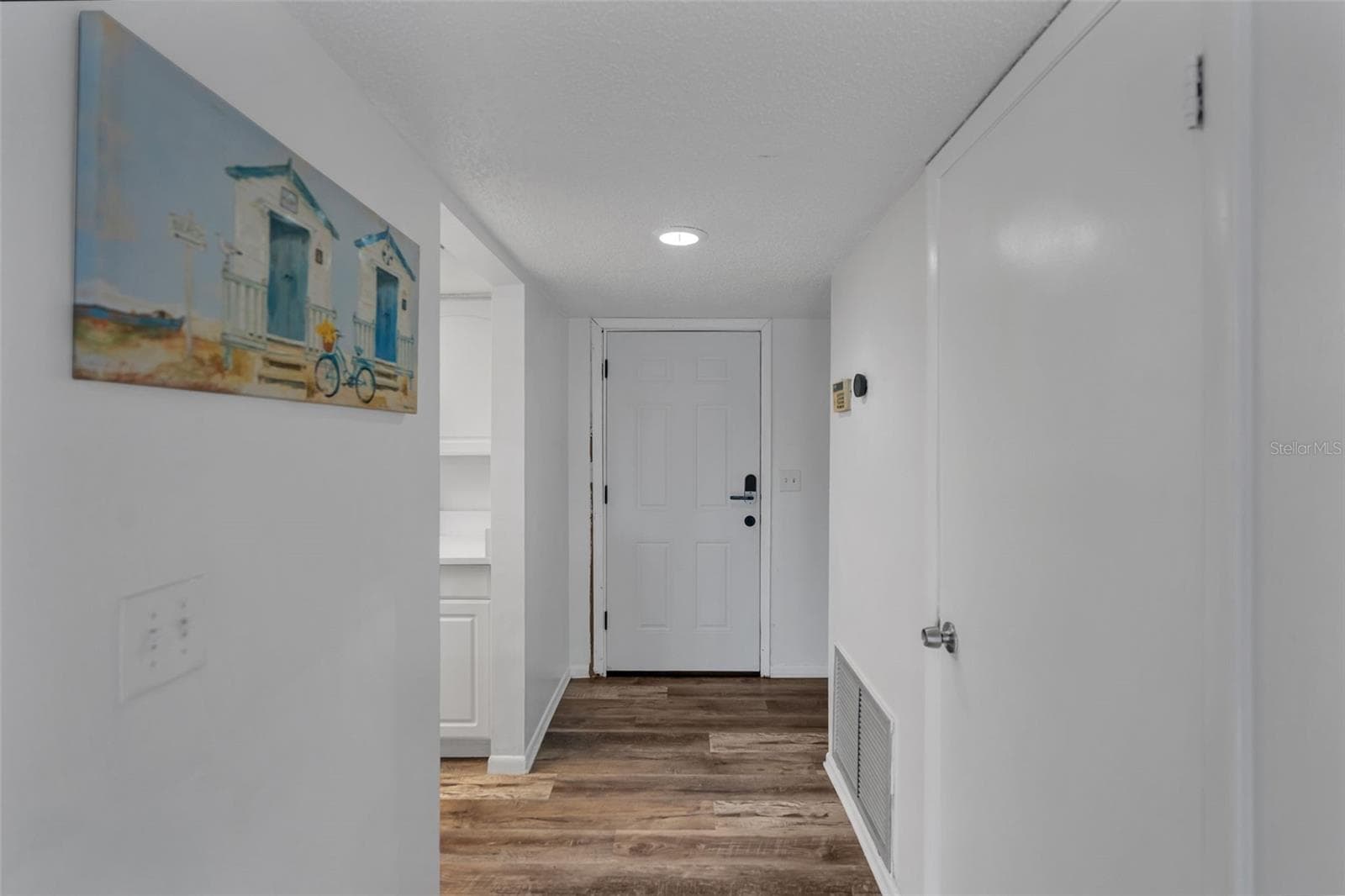 5850 PEREGRINE AVE — photo 3 of 42