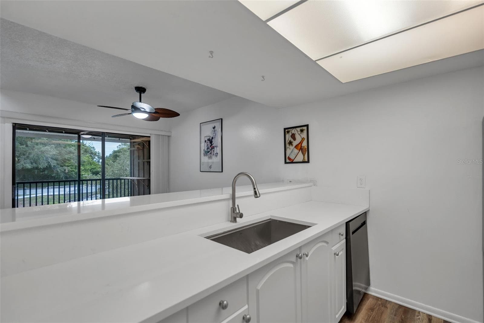5850 PEREGRINE AVE — photo 13 of 42