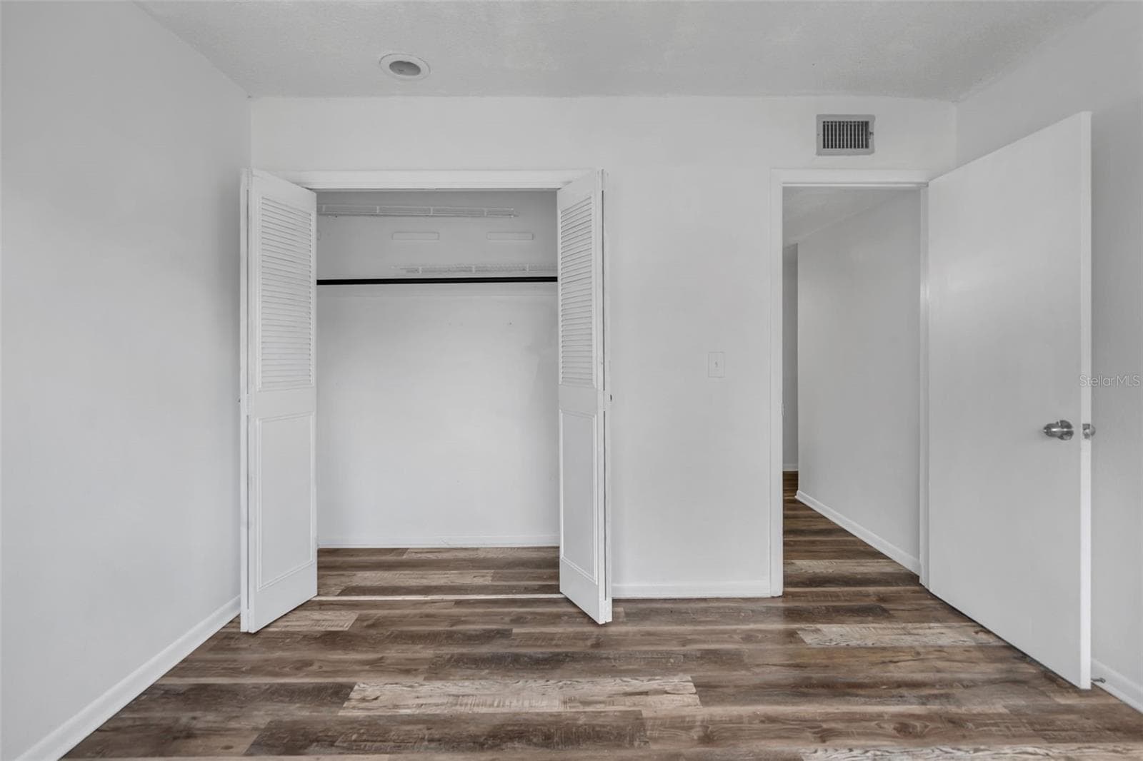 5850 PEREGRINE AVE — photo 22 of 42