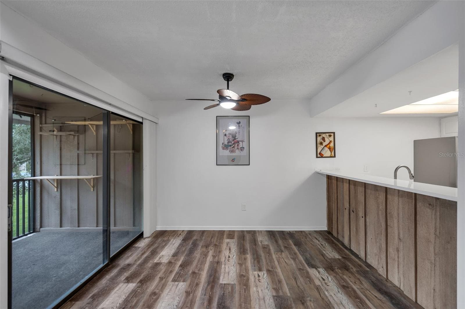 5850 PEREGRINE AVE — photo 11 of 42