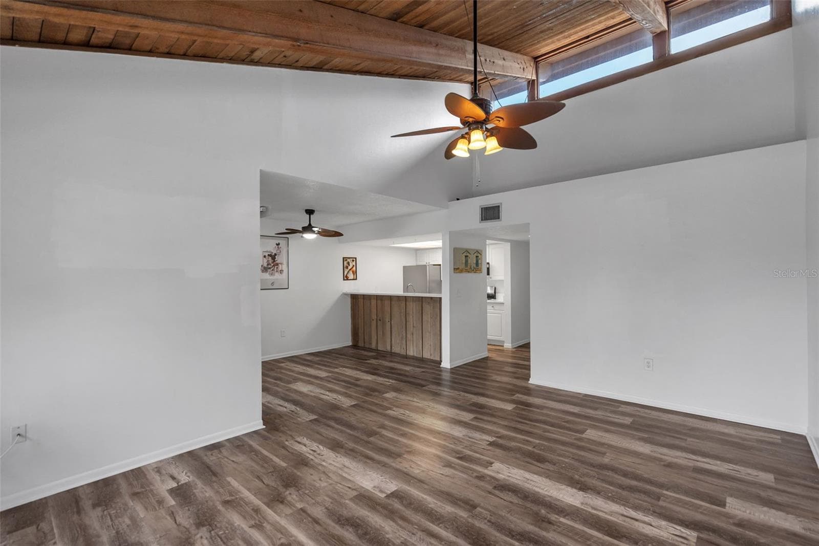 5850 PEREGRINE AVE — photo 9 of 42