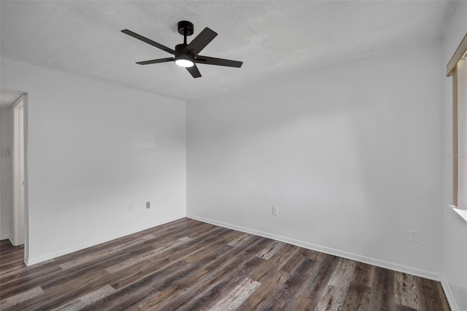 5850 PEREGRINE AVE — photo 28 of 42
