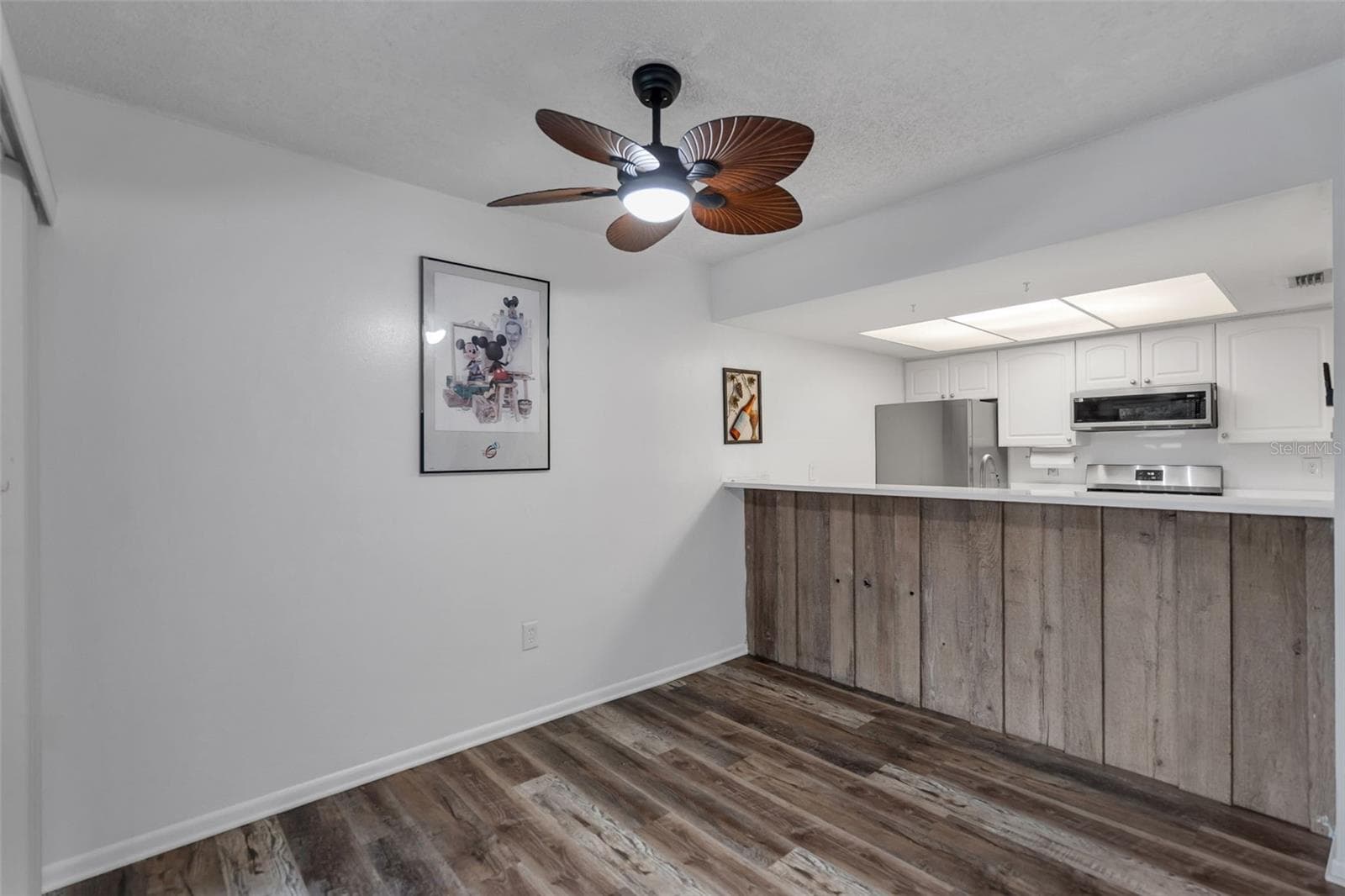 5850 PEREGRINE AVE — photo 8 of 42