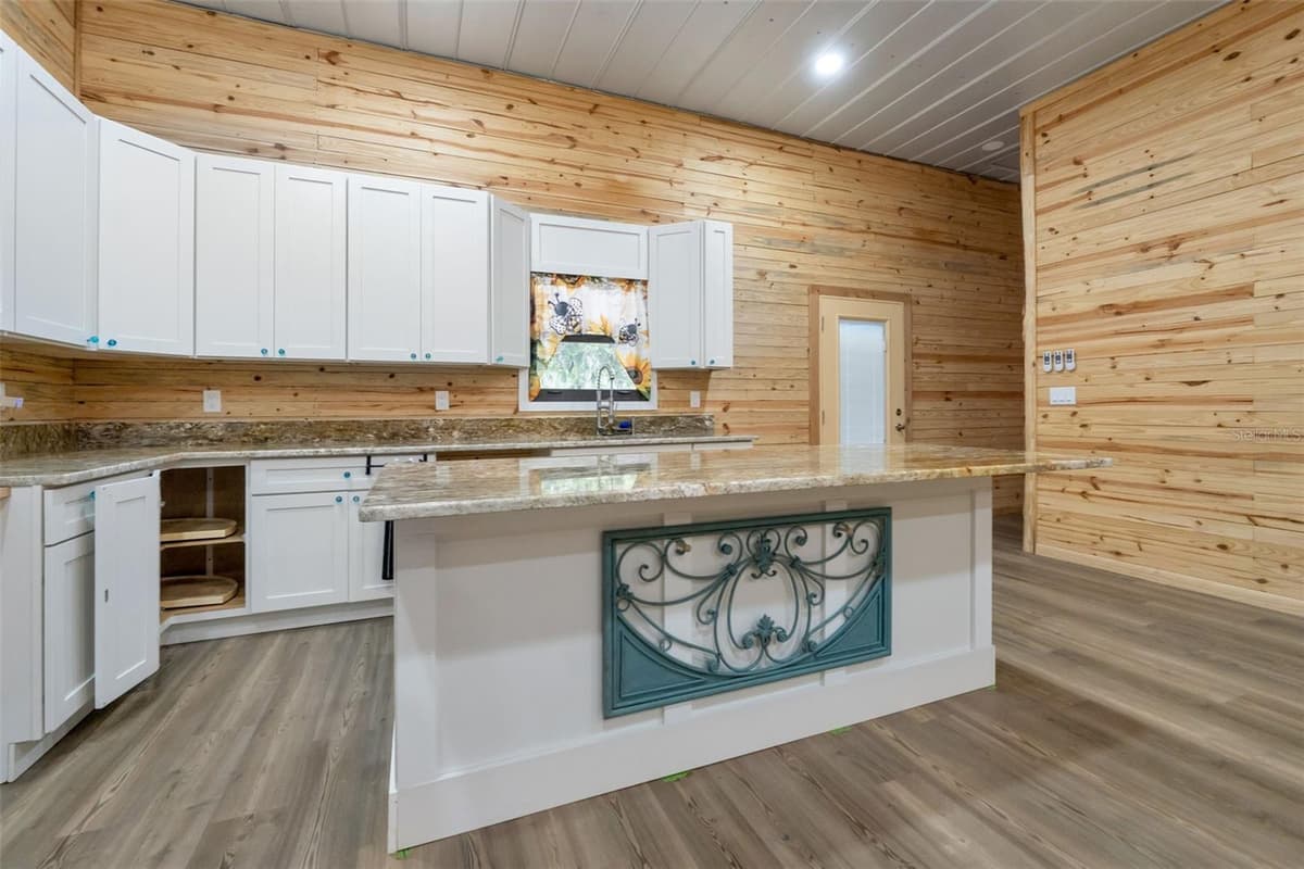 2102 OLD POLK CITY ROAD — photo 12 of 51