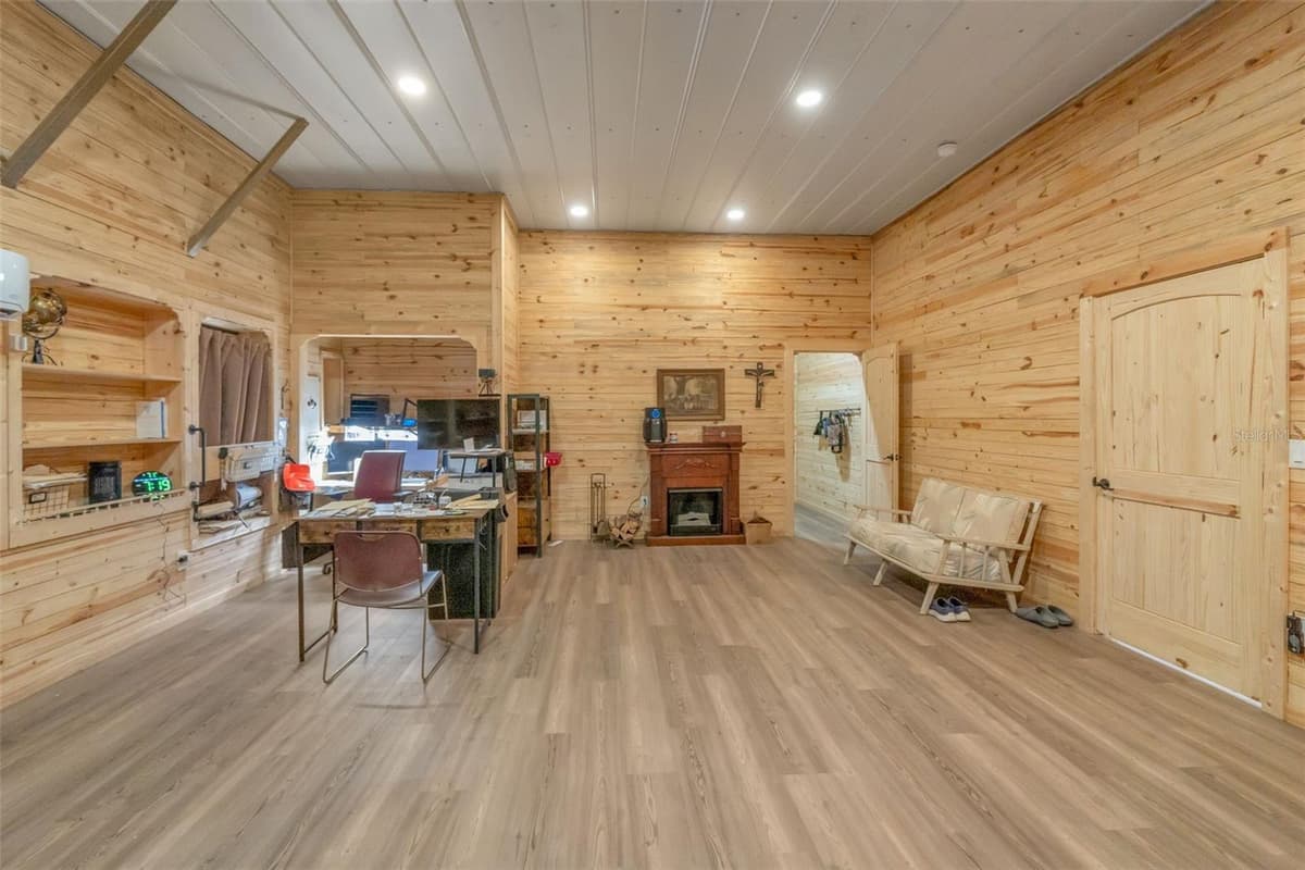 2102 OLD POLK CITY ROAD — photo 26 of 51