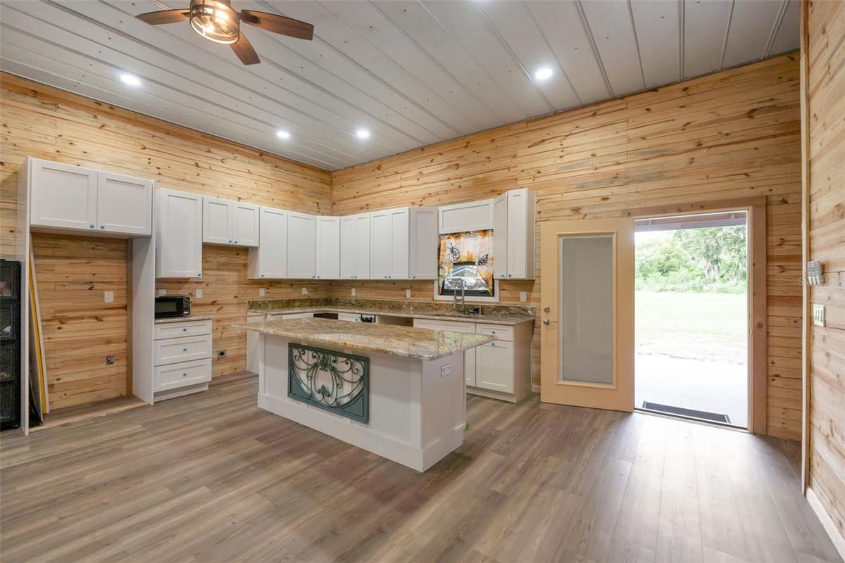 2102 OLD POLK CITY ROAD — photo 22 of 51
