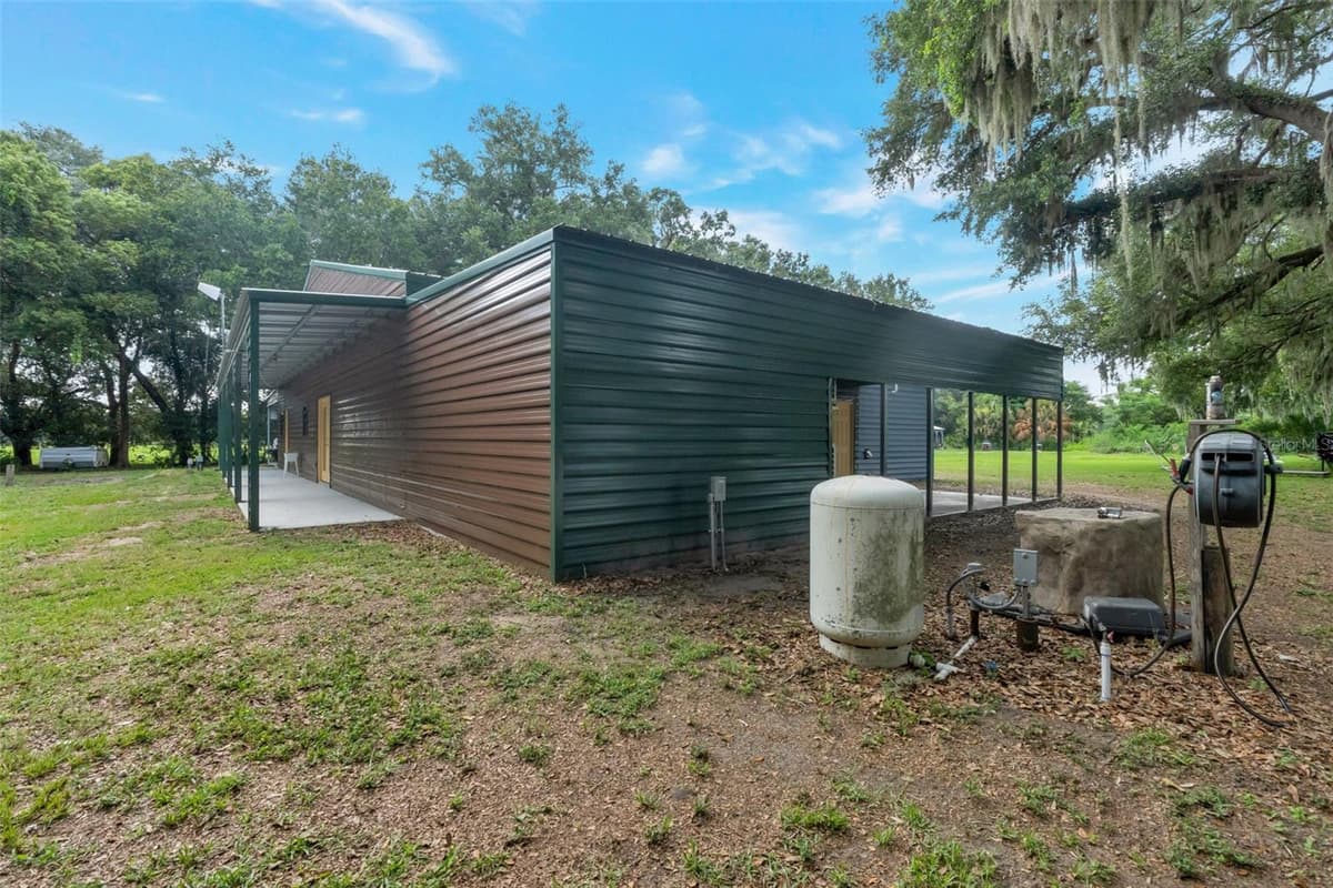 2102 OLD POLK CITY ROAD — photo 7 of 51