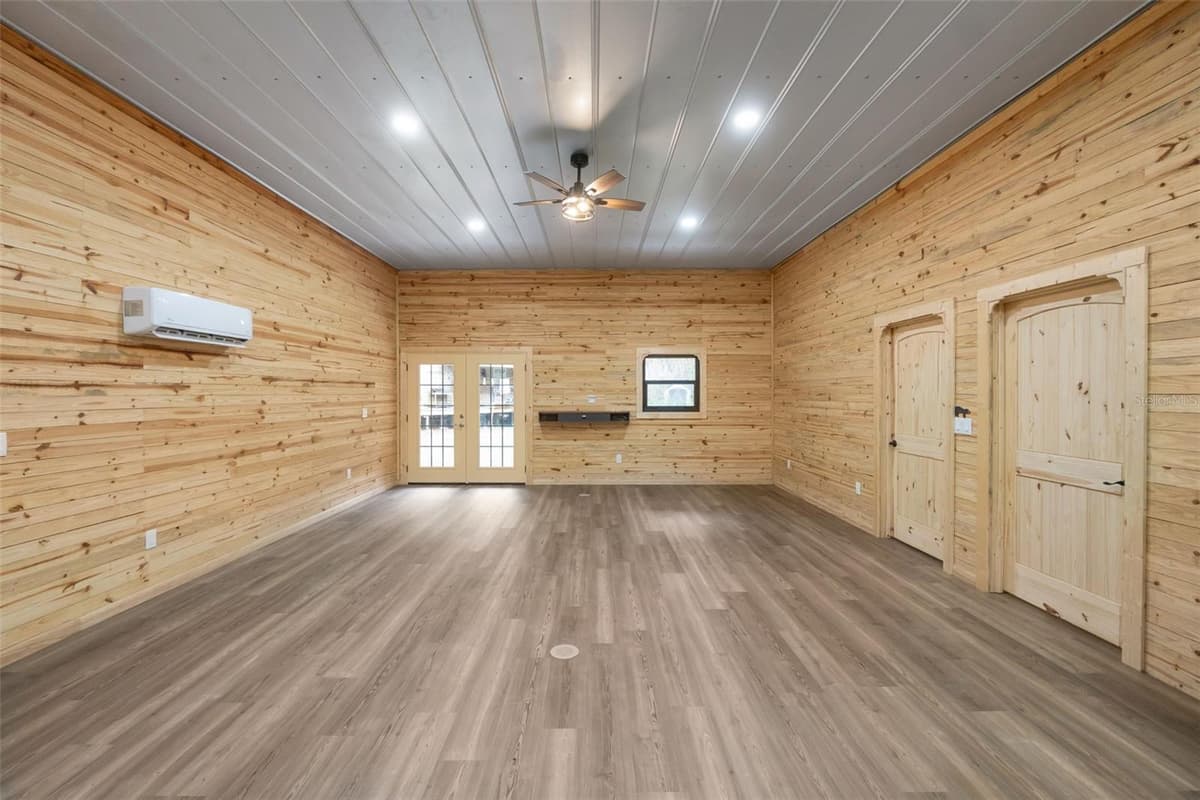 2102 OLD POLK CITY ROAD — photo 28 of 51