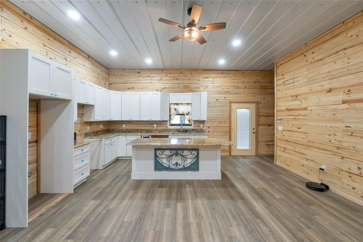 2102 OLD POLK CITY ROAD — photo 10 of 51