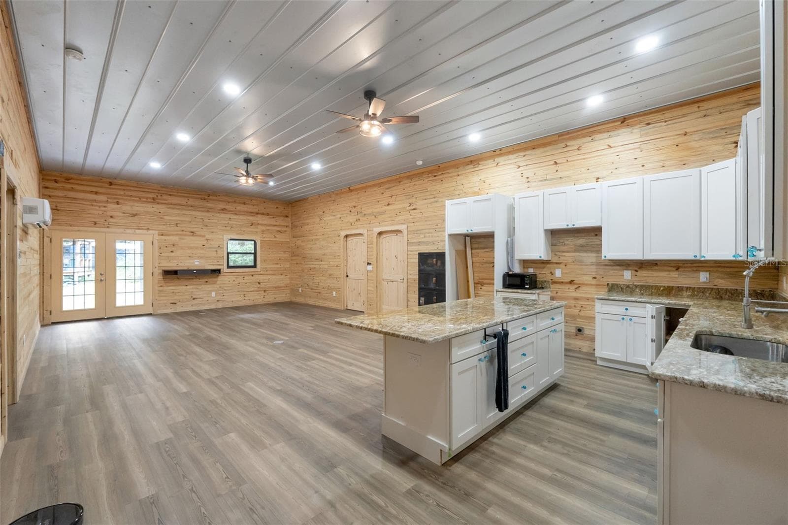 2102 OLD POLK CITY ROAD — photo 11 of 54