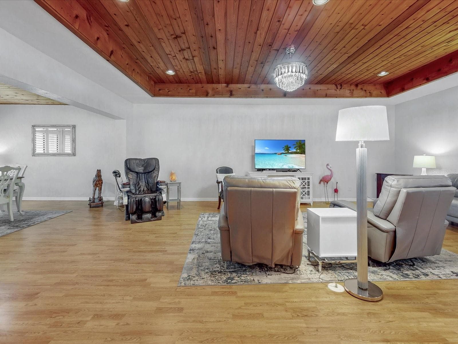 111 TUXFORD DRIVE — photo 10 of 48