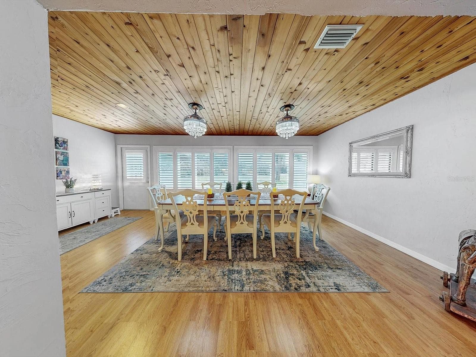 111 TUXFORD DRIVE — photo 11 of 48