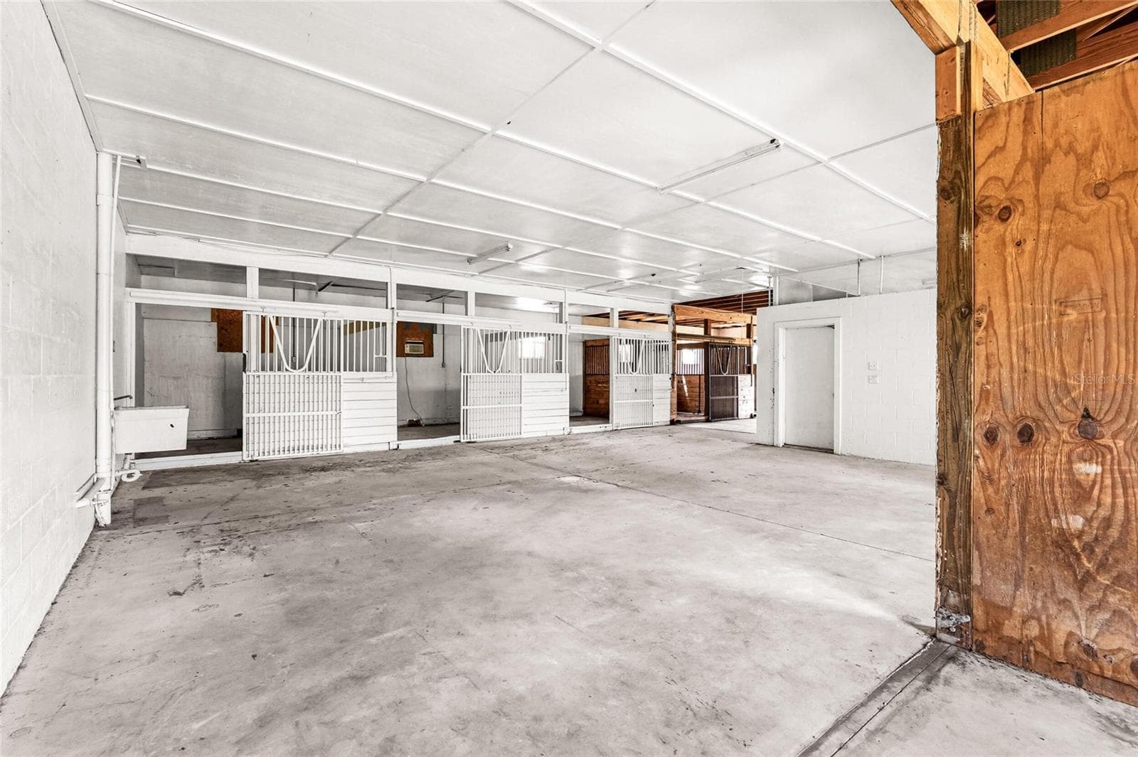 5650 CHURCHILL DOWNS ROAD — photo 38 of 100