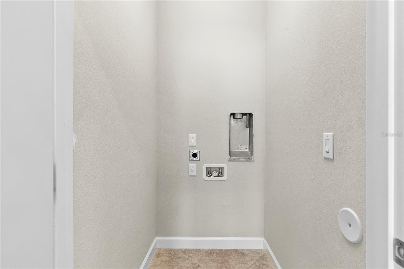 3147 CALVANO DRIVE — photo 23 of 63