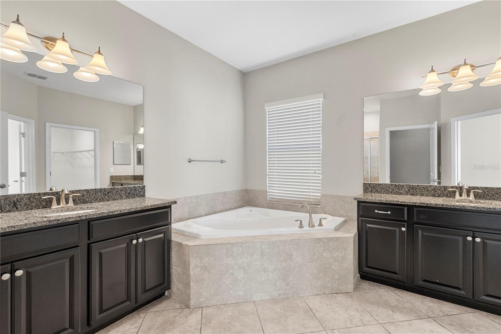 3147 CALVANO DRIVE — photo 21 of 63