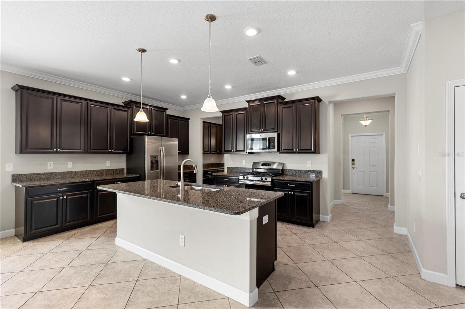 3147 CALVANO DRIVE — photo 8 of 63