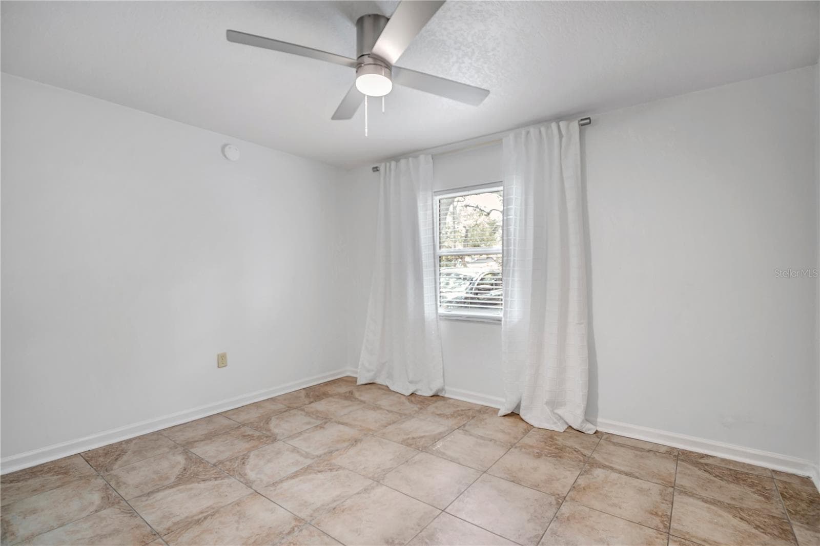 5221 BAYSHORE BOULEVARD — photo 10 of 28