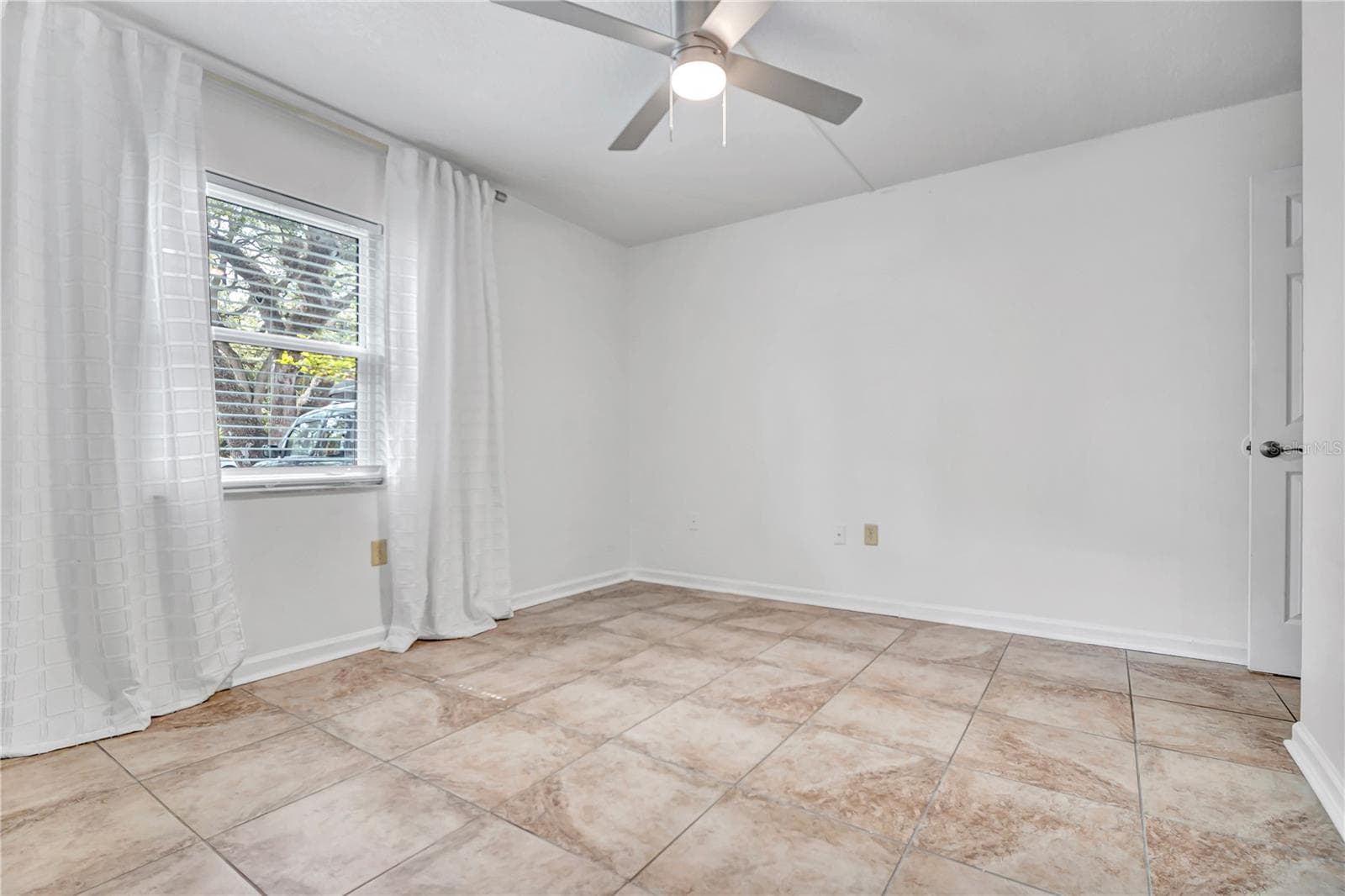 5221 BAYSHORE BOULEVARD — photo 12 of 28
