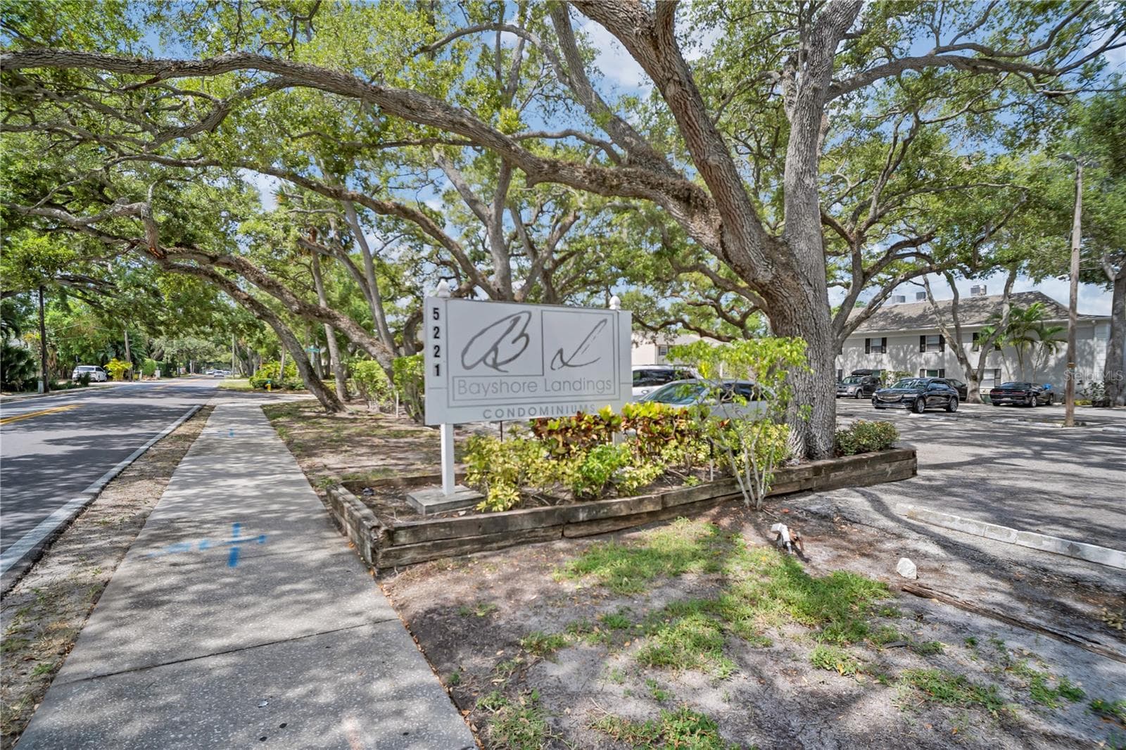 5221 BAYSHORE BOULEVARD — photo 16 of 28