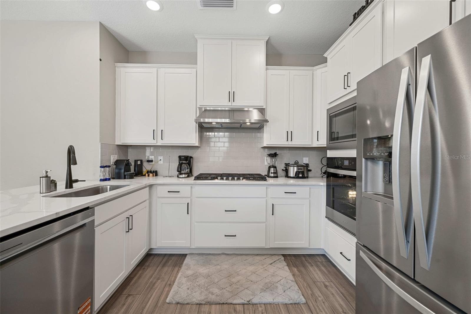 7745 SOMERSWORTH DRIVE — photo 4 of 30