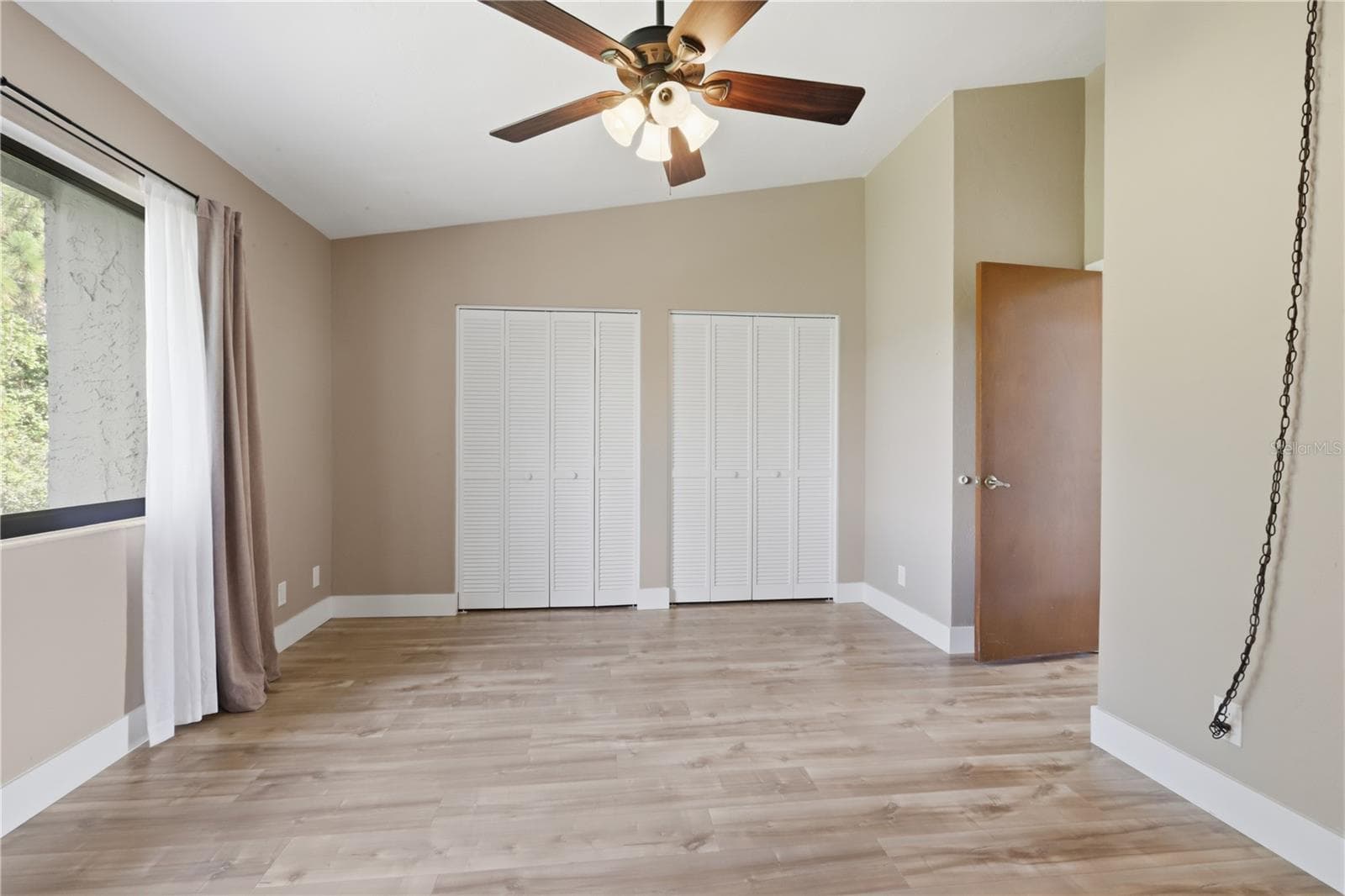 130 LIMEWOOD PLACE — photo 18 of 37
