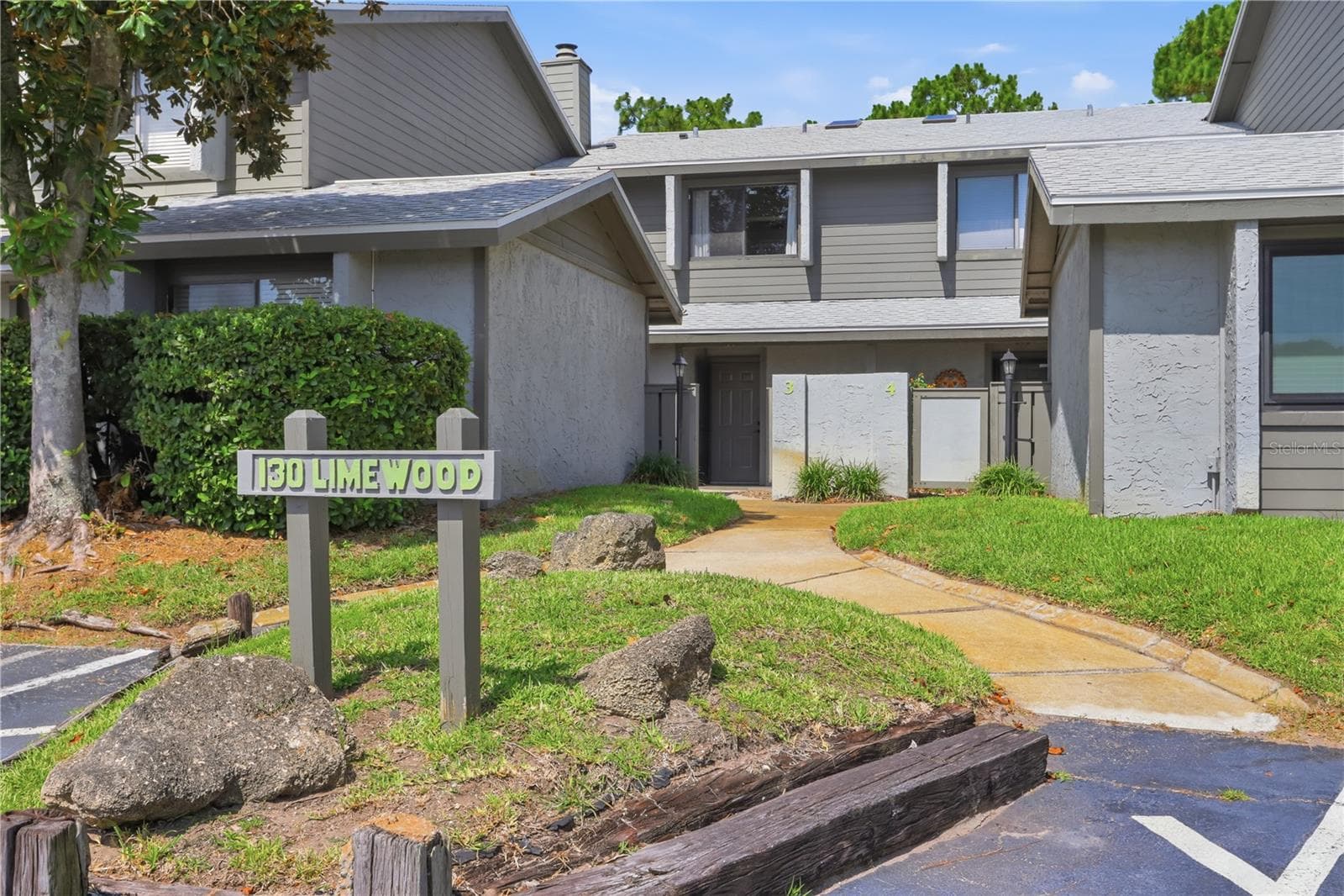 130 LIMEWOOD PLACE — photo 1 of 37