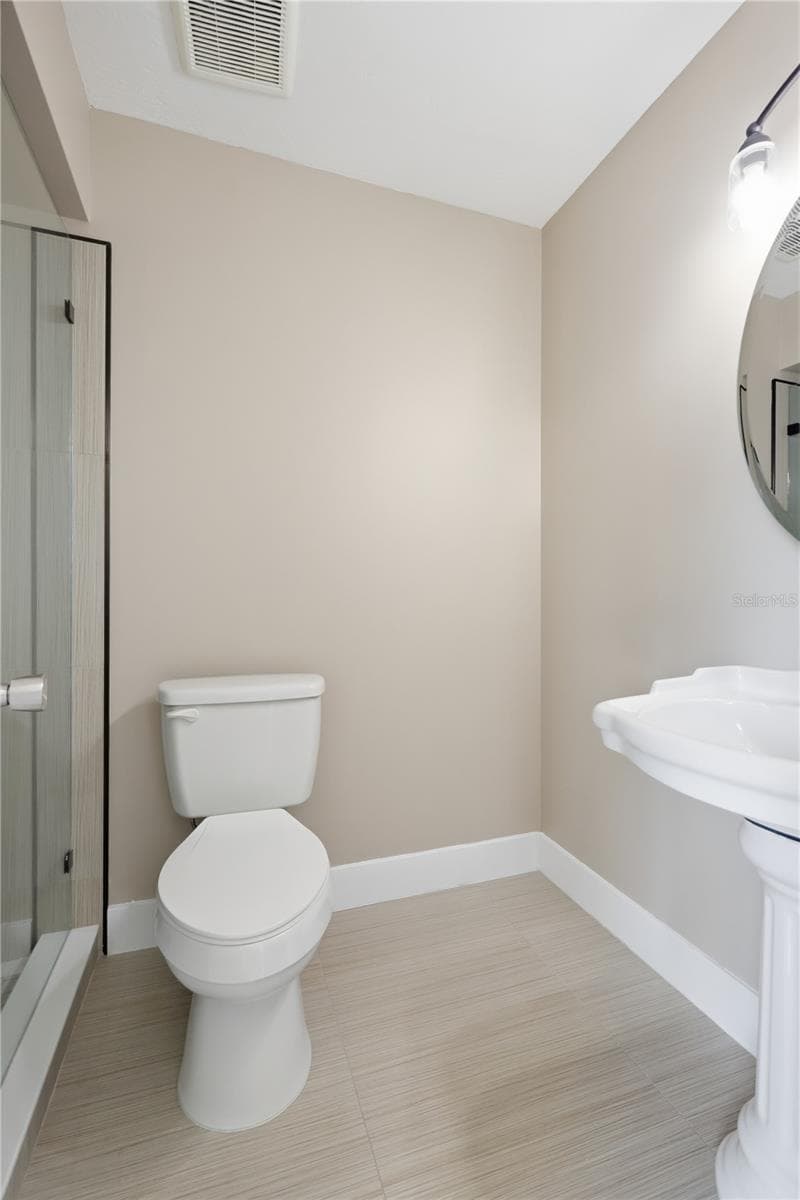 130 LIMEWOOD PLACE — photo 23 of 37