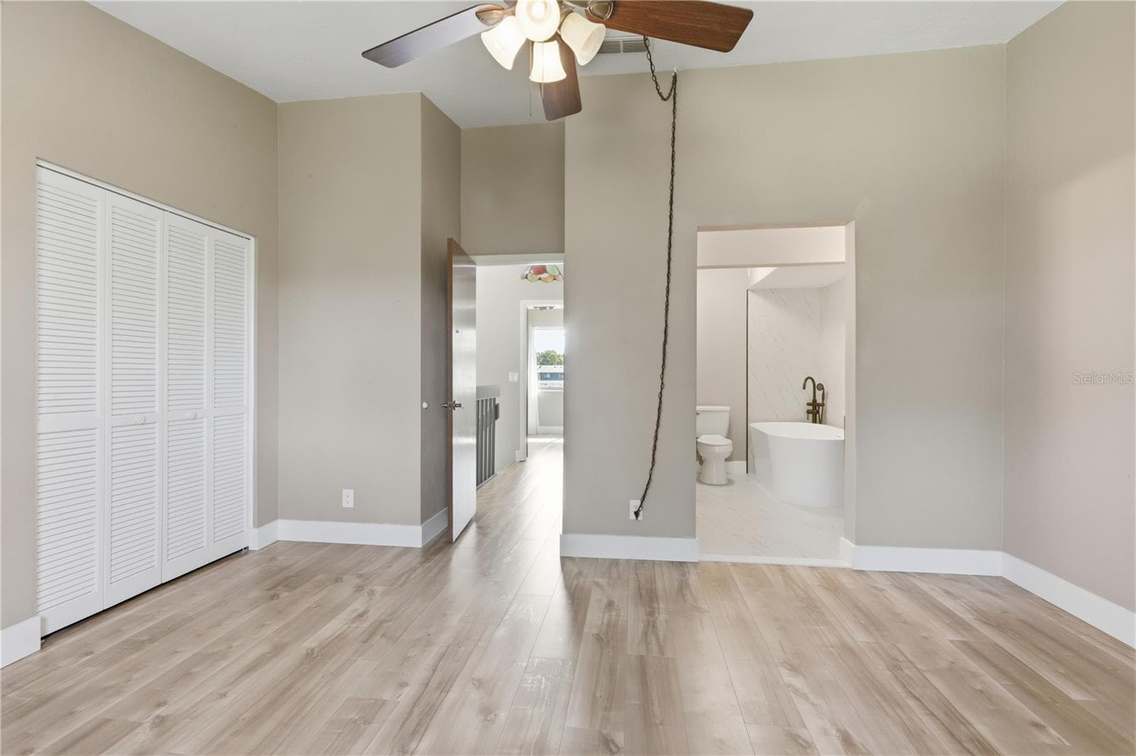 130 LIMEWOOD PLACE — photo 15 of 37