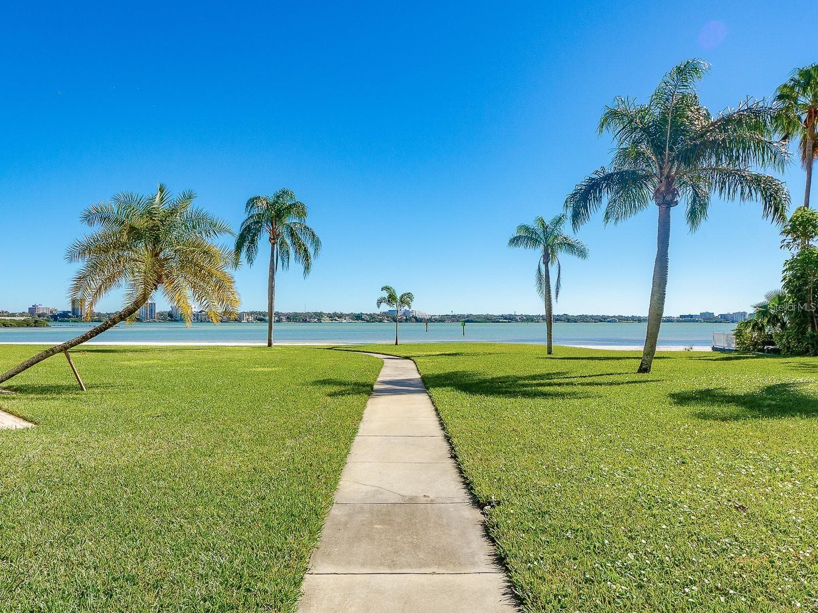 800 GULFVIEW BOULEVARD — photo 33 of 37