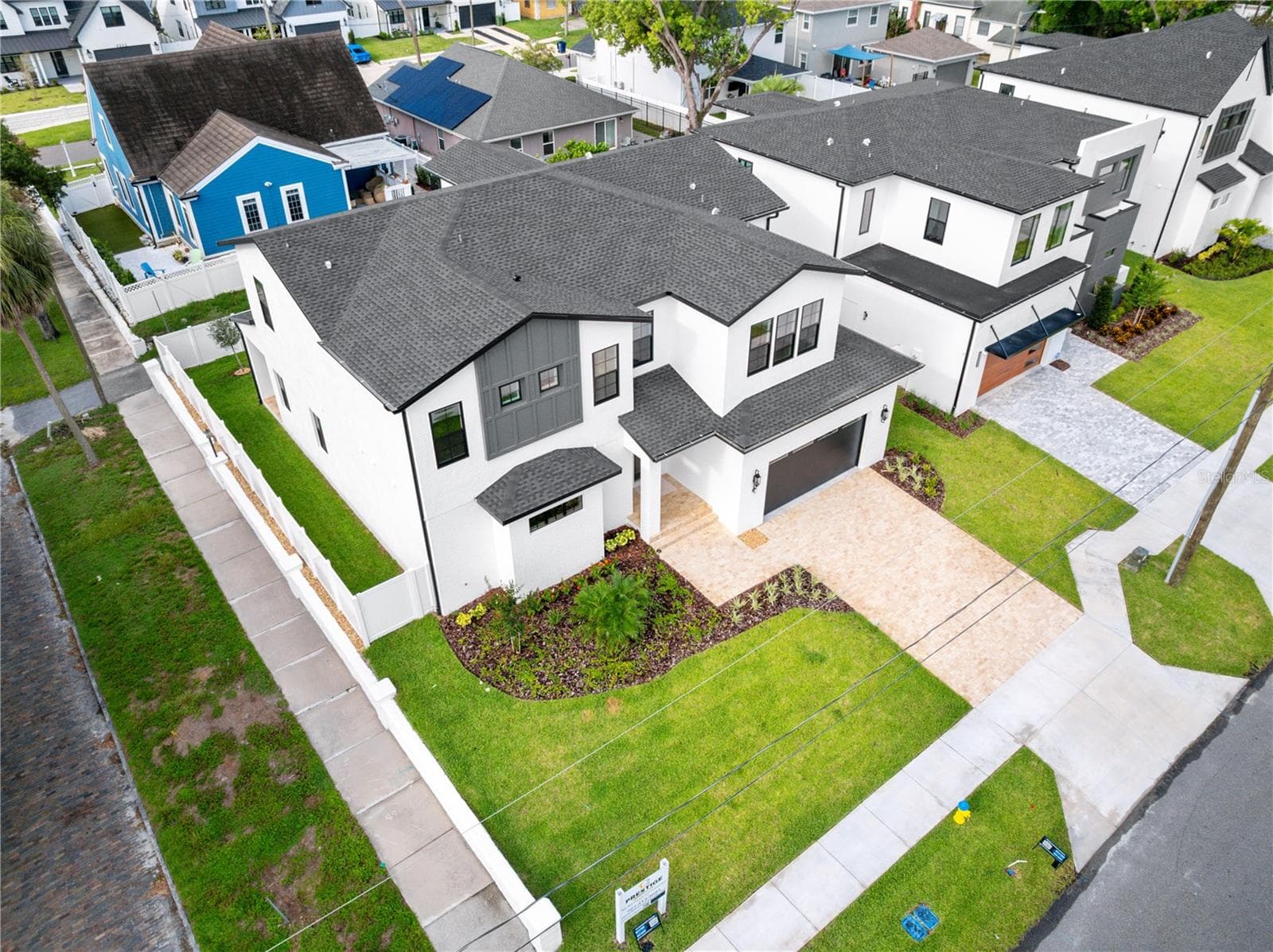 3202 LA SALLE STREET — photo 2 of 19