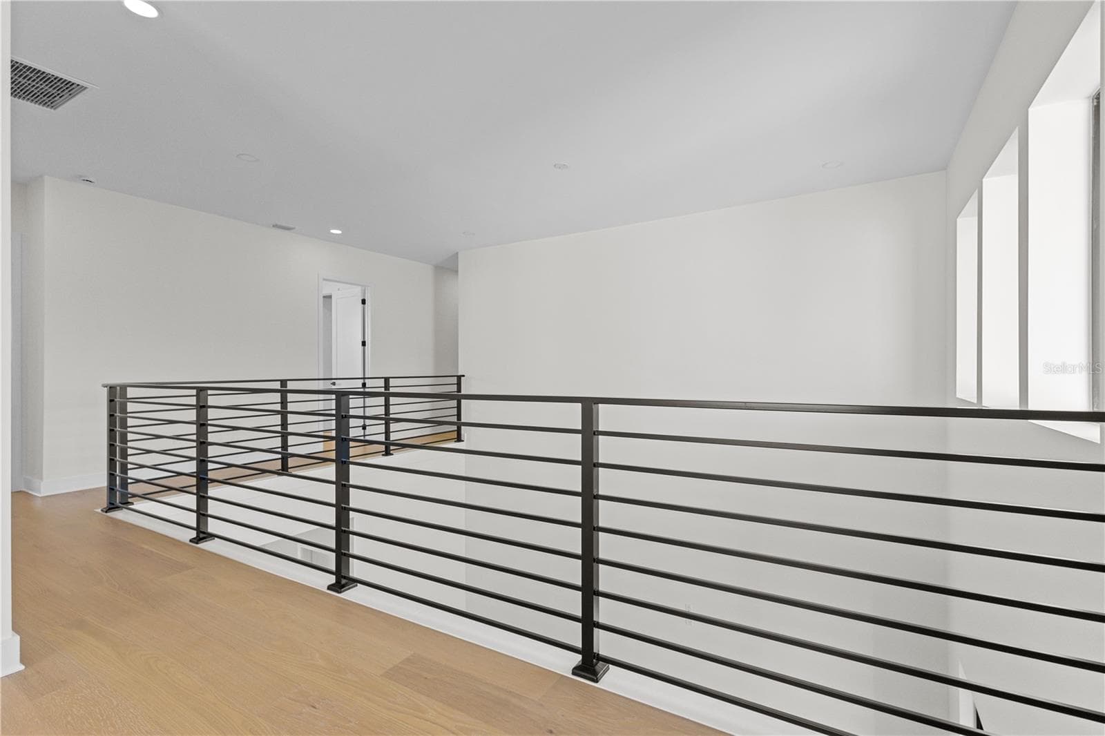 3202 LA SALLE STREET — photo 13 of 19